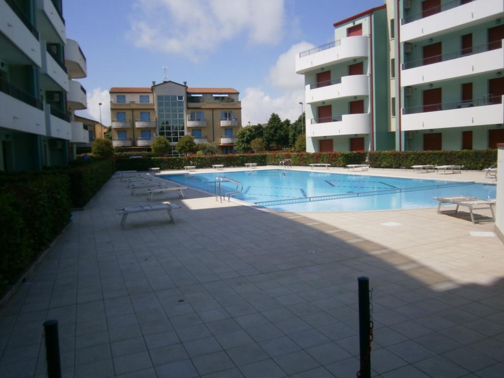 Residence Roberta Con Piscina - Agenzia Cocal Caorle Rum bild