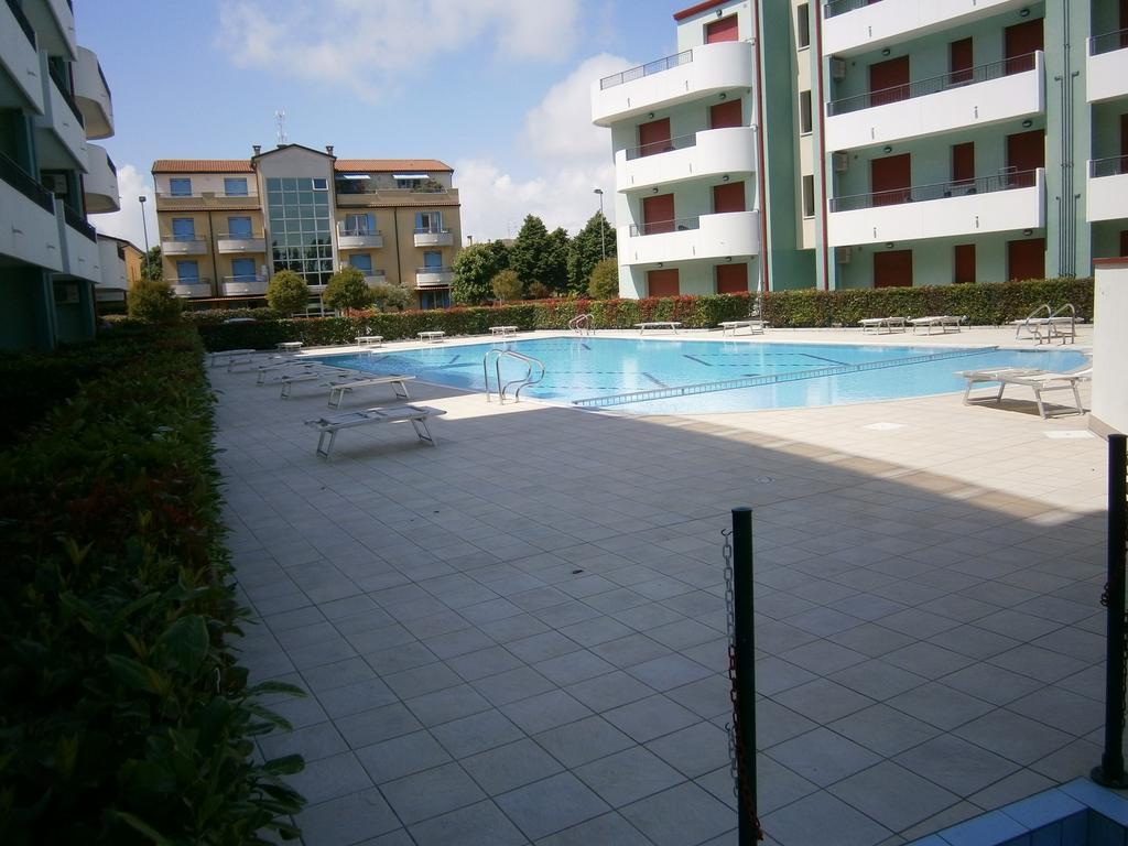 Residence Roberta Con Piscina - Agenzia Cocal Caorle Rum bild